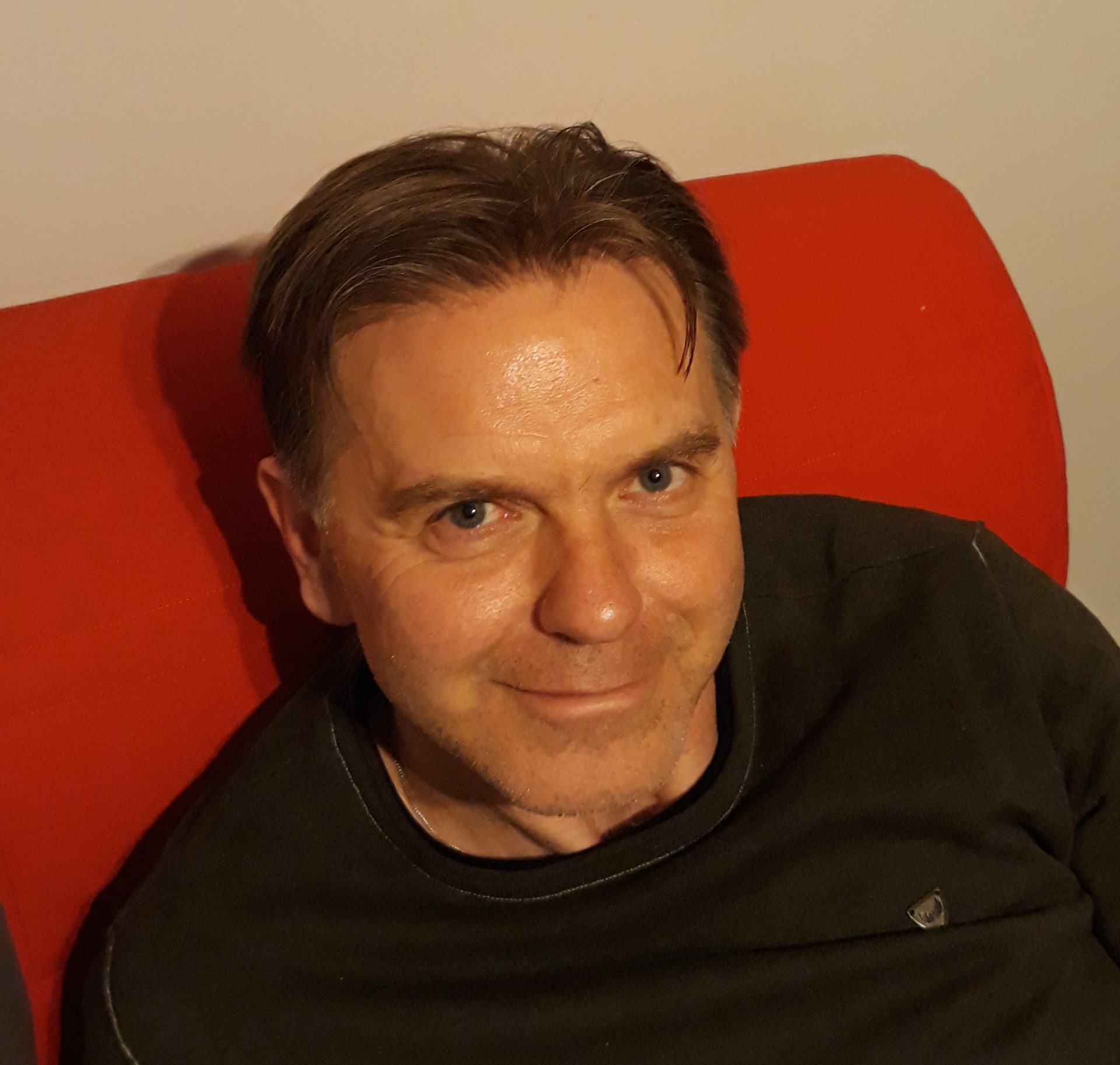 PYROO DAD « Nous voici assis dans l'avion et notre pilote nous paraît bien moins bon que notre Giloup n'a signal. Merci est un faible mot pour Gilles, organisateur extra gentillesse absolue. Vivement la prochaine. »