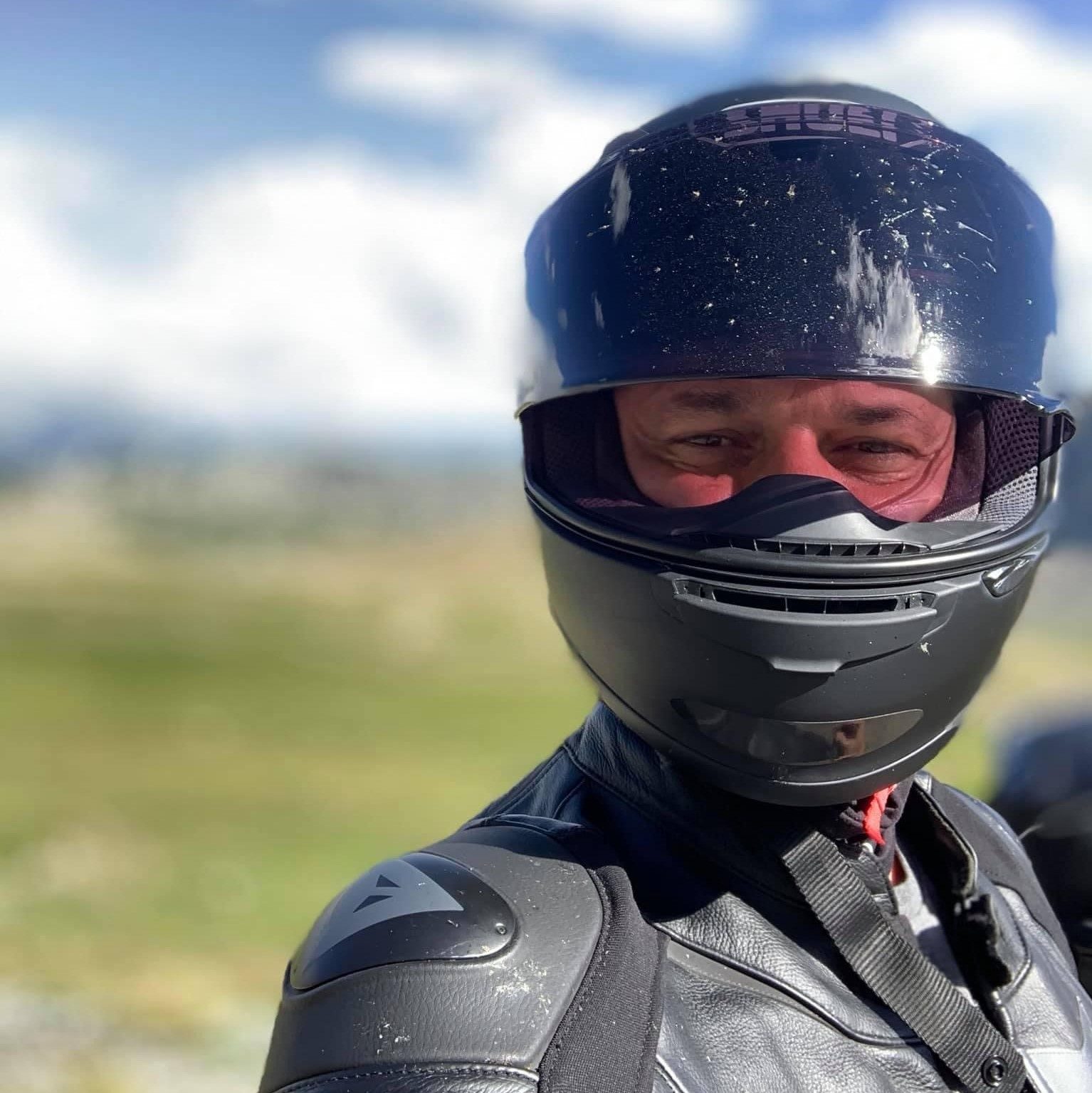 TITOU « Quelle organisation, quel bon moment, quel média re porteuse, quels personnages… Tous, quel endurance musculaire nous avons tous eu. Quel coup de volant nous avons tous eu. Vous me manquez déjà. Vivement les prochains dépassements et anecdotes de courses. » RIVIERIDE 2021.